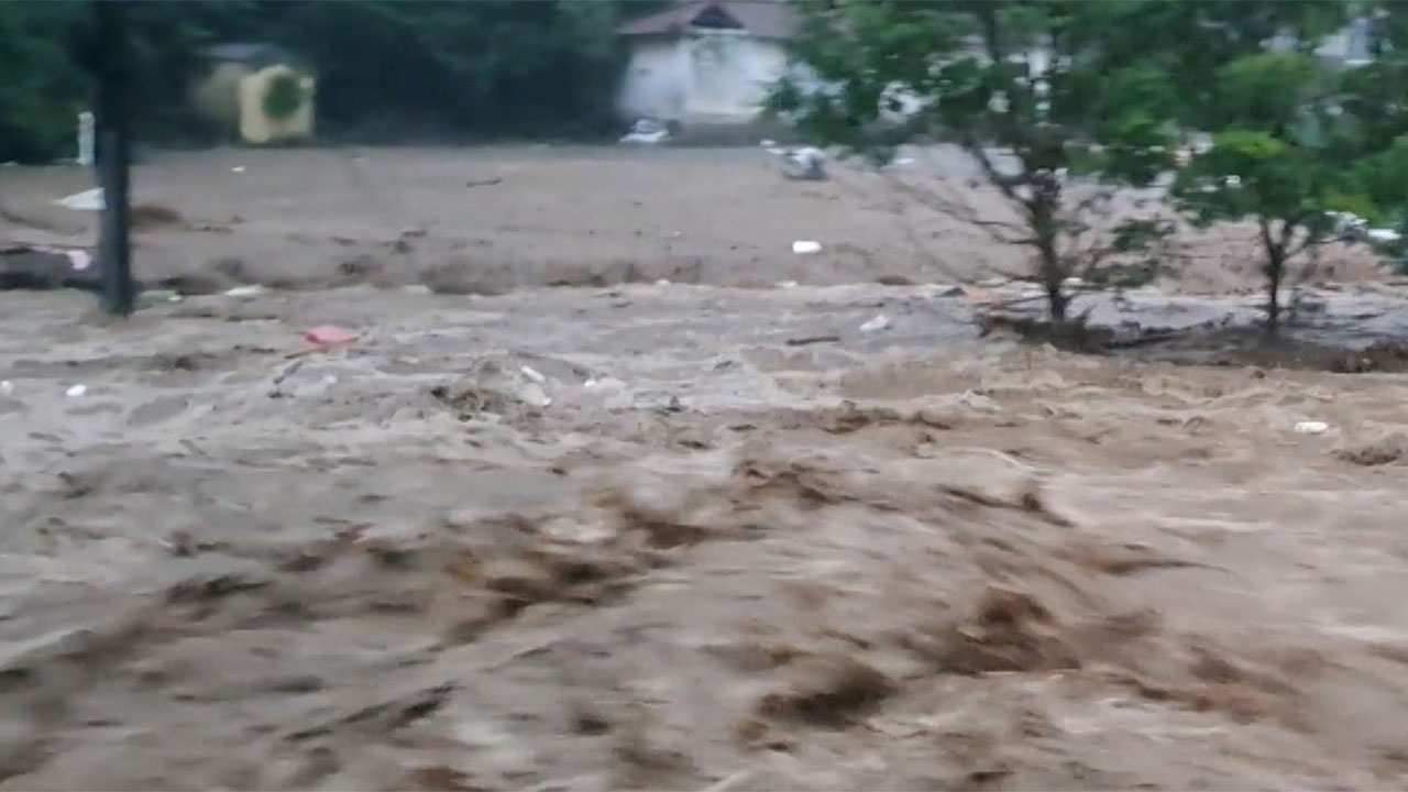 중대본부장 "새벽부터 많은 비, 야영객 하천·계곡서 대피해야"