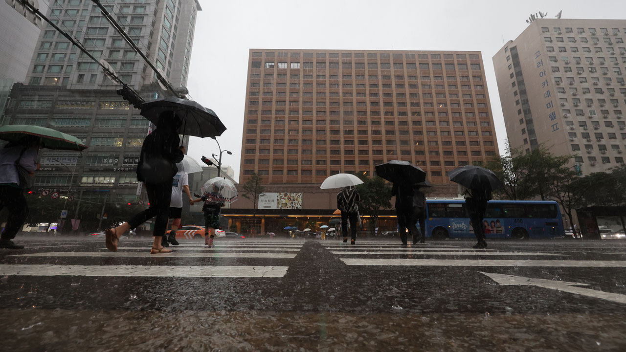 [날씨] 전국에 천둥·번개 동반한 폭우‥수도권 최대 100mm