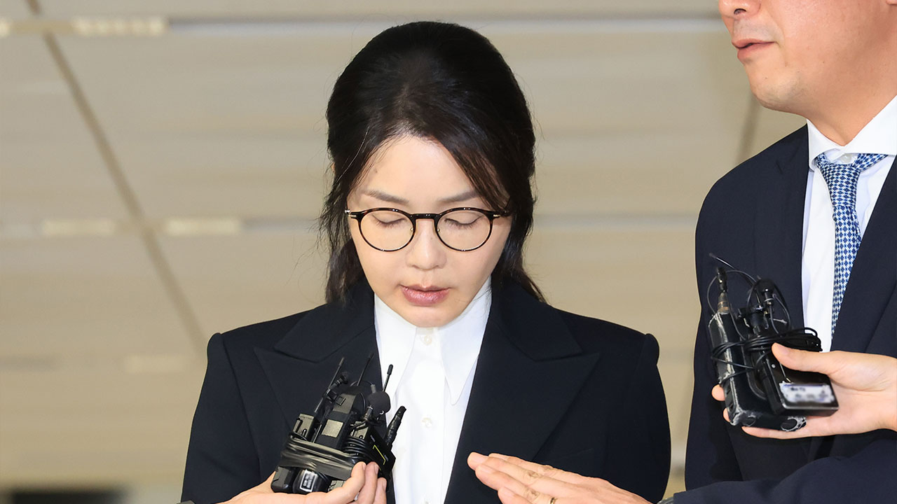 [속보] 특검 "김건희, 자본시장법·정치자금법 위반, 알선수재 혐의로 구속영장"