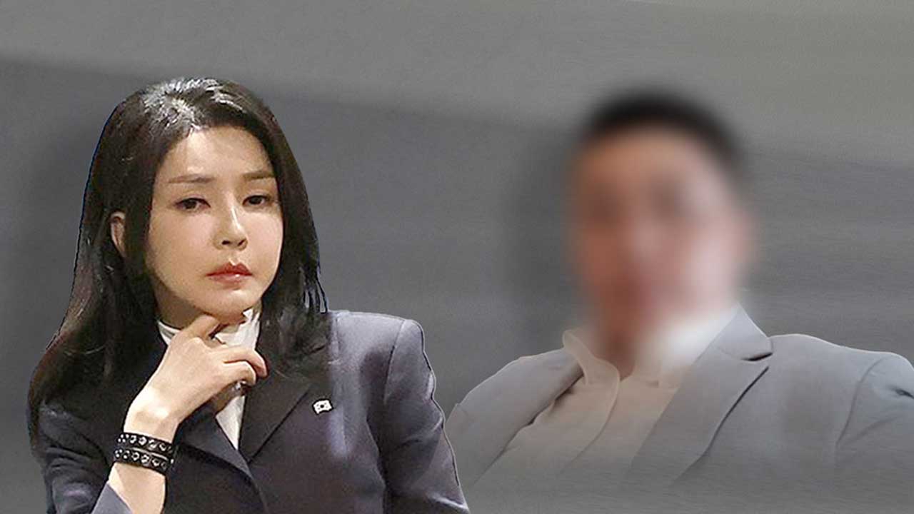 공항 취재진 앞에 선 김예성