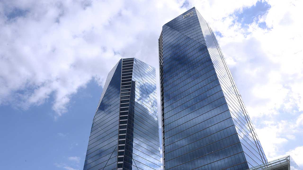 경찰·고용노동부, '감전사고' 포스코이앤씨 본사 등 압수수색