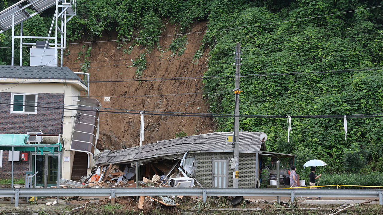 수도권 12개 시·군에 '산사태 특보'‥"이상 징후 보이면 즉각 대피"