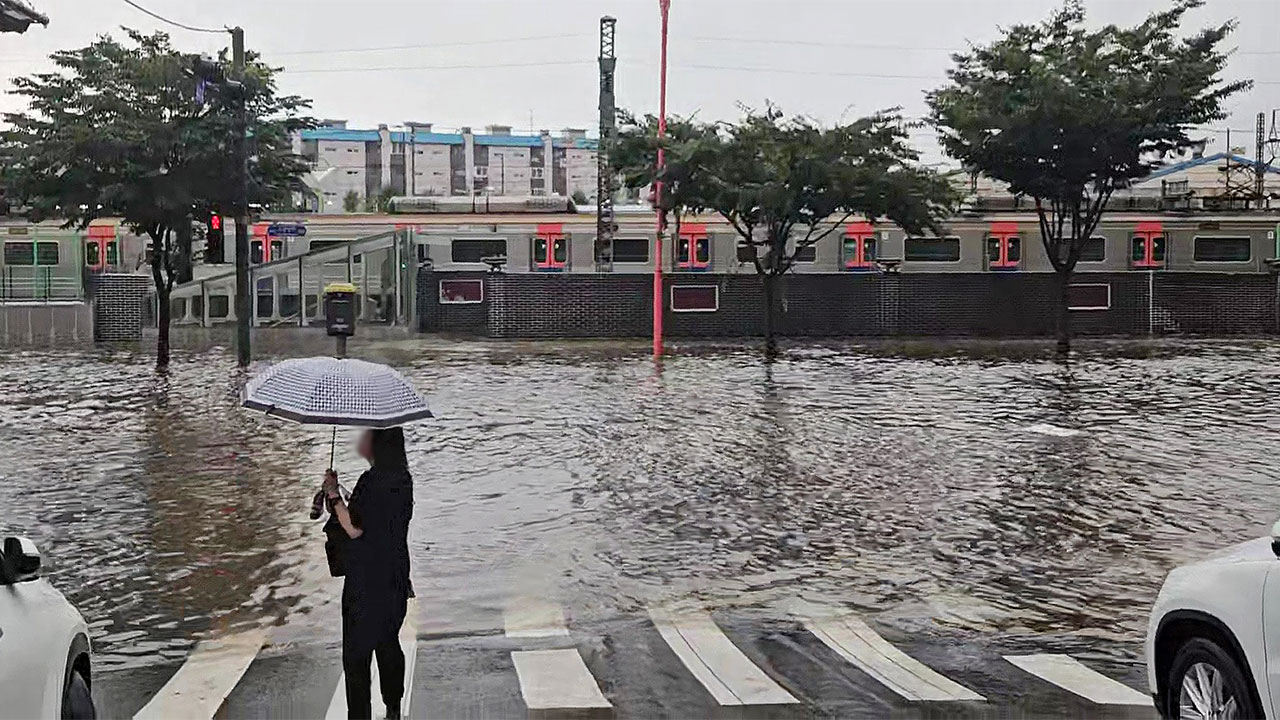 집중호우에 하늘길도 막혀‥김포·인천 항공편 잇따라 지연