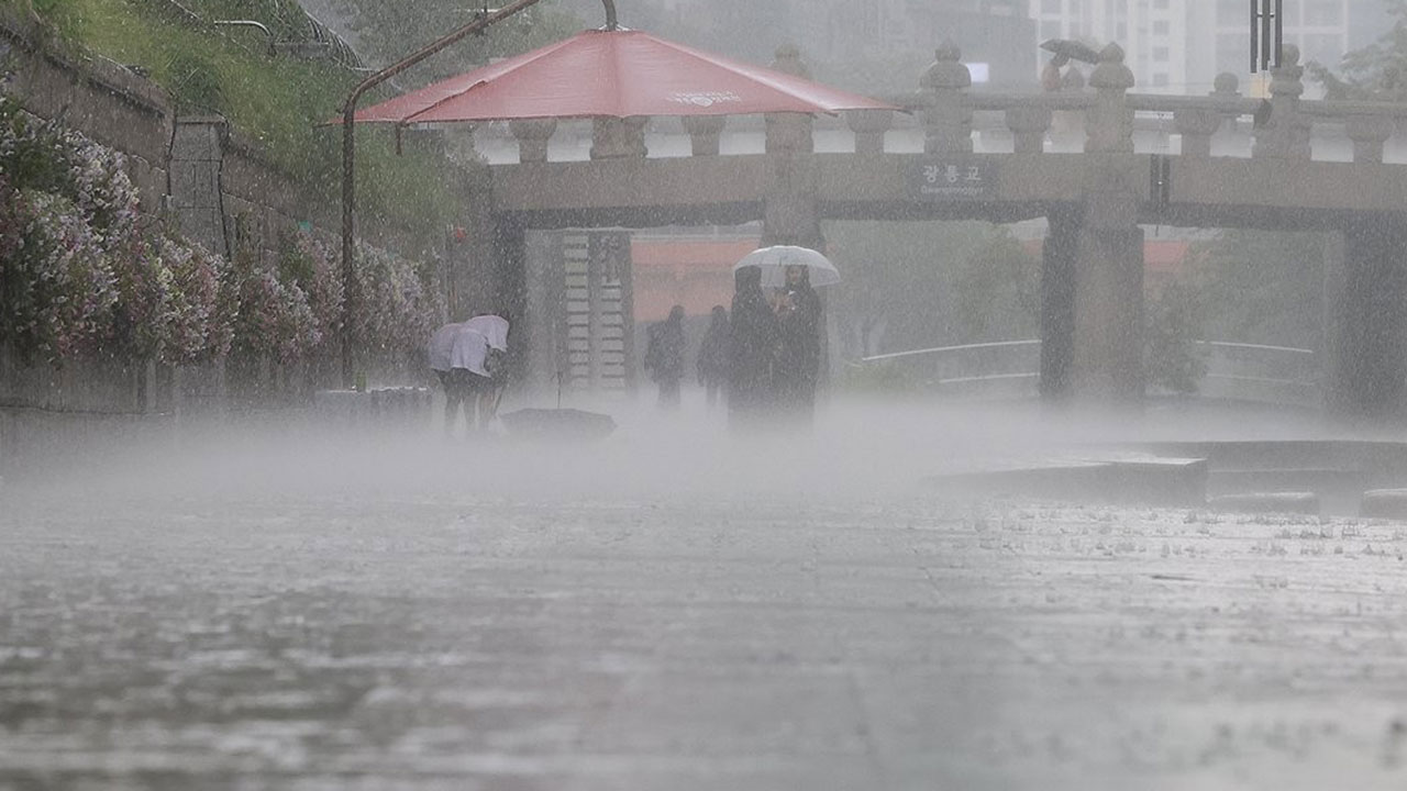 [날씨] 체감온도 33도 이상 무더위‥곳곳 소나기