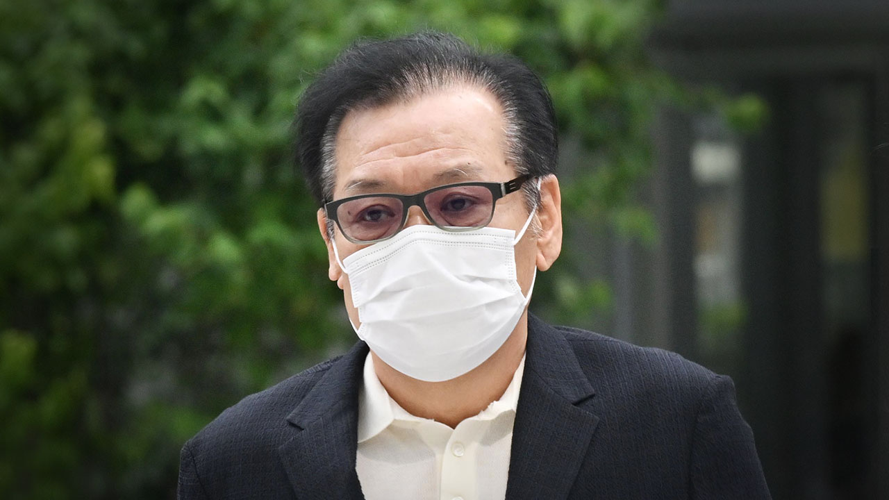 '건진법사' 전성배 씨, 구속영장 심사 포기‥"여러 사람 고초 견딜 수 없어"