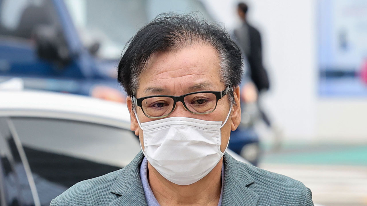 '건진법사' 전성배 구속 후 첫 조사‥통일교 지구장도 출석