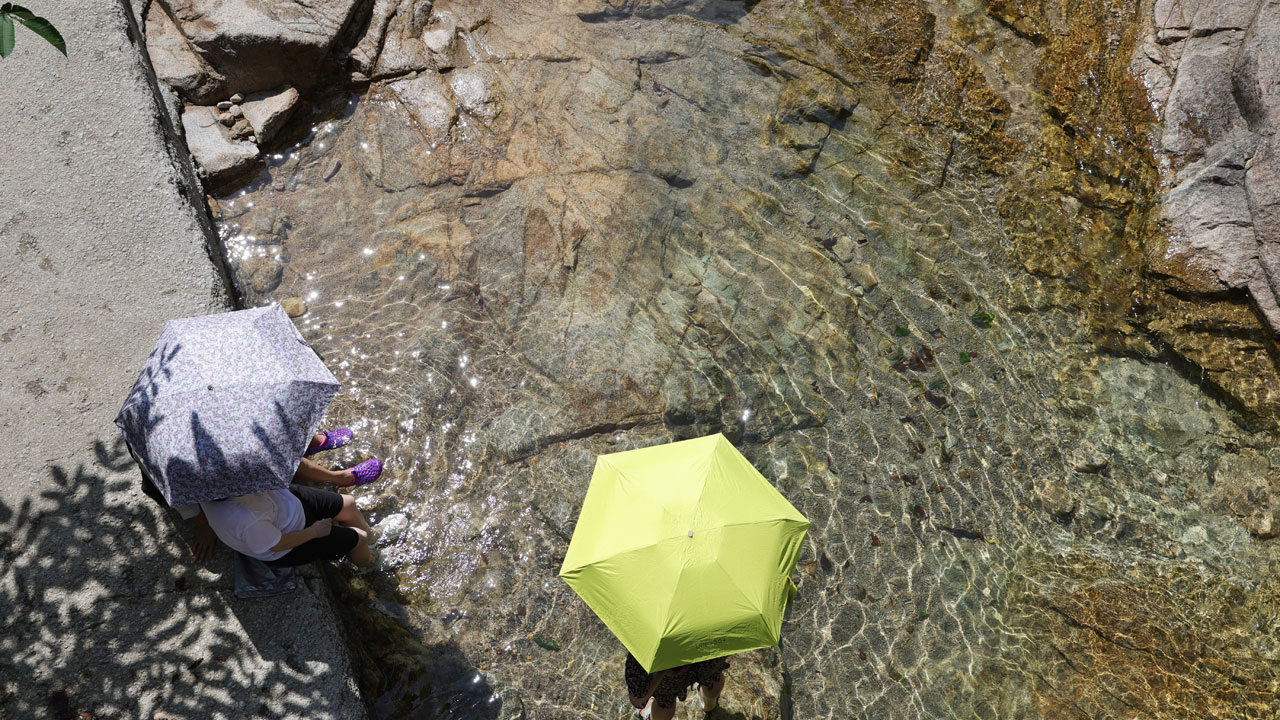 [날씨] 35도 안팎 무더위 계속‥전국 곳곳 소나기