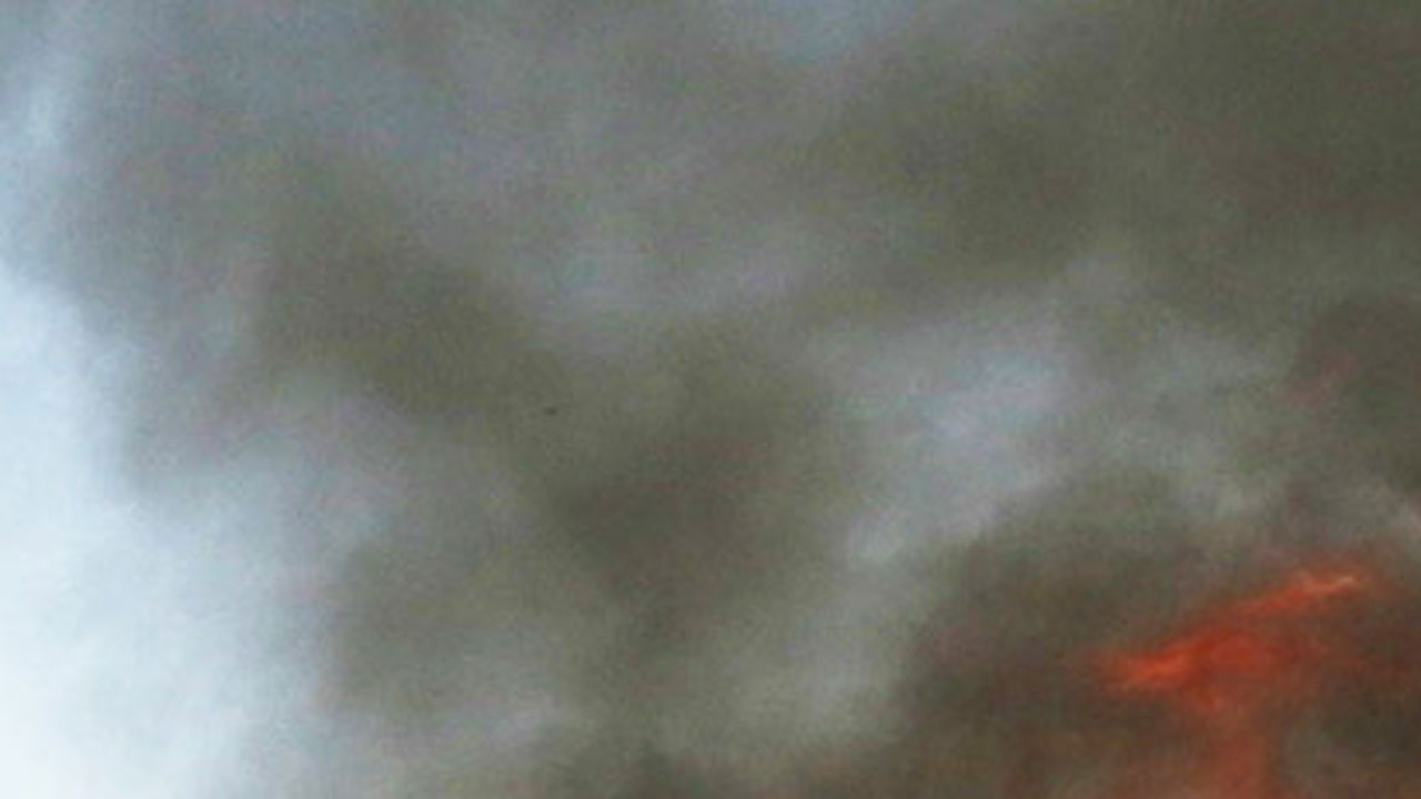 서울 지하철 4호선 열차 안 보조배터리서 연기‥승객 하차 후 회송