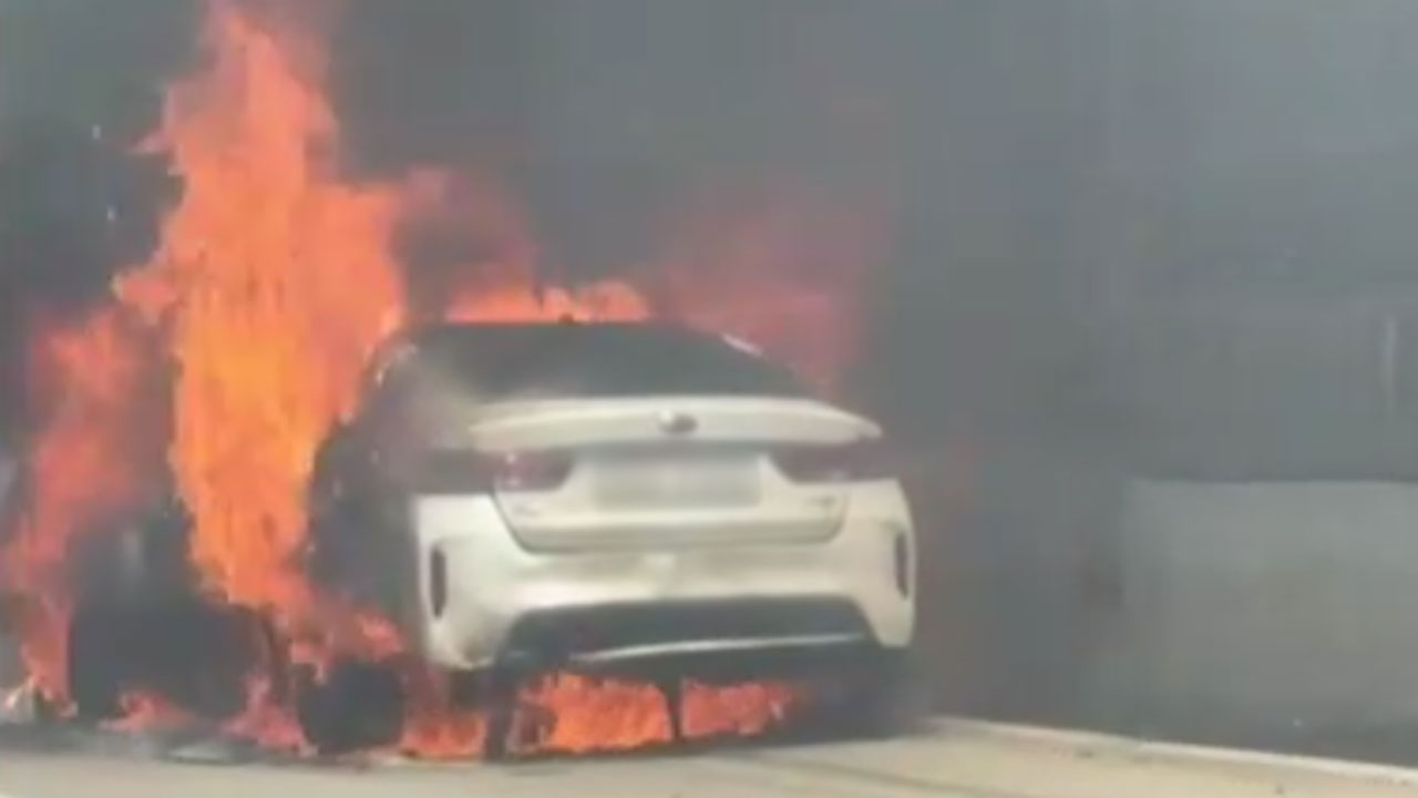 고속도로 달리던 승용차에서 불‥인명피해 없어