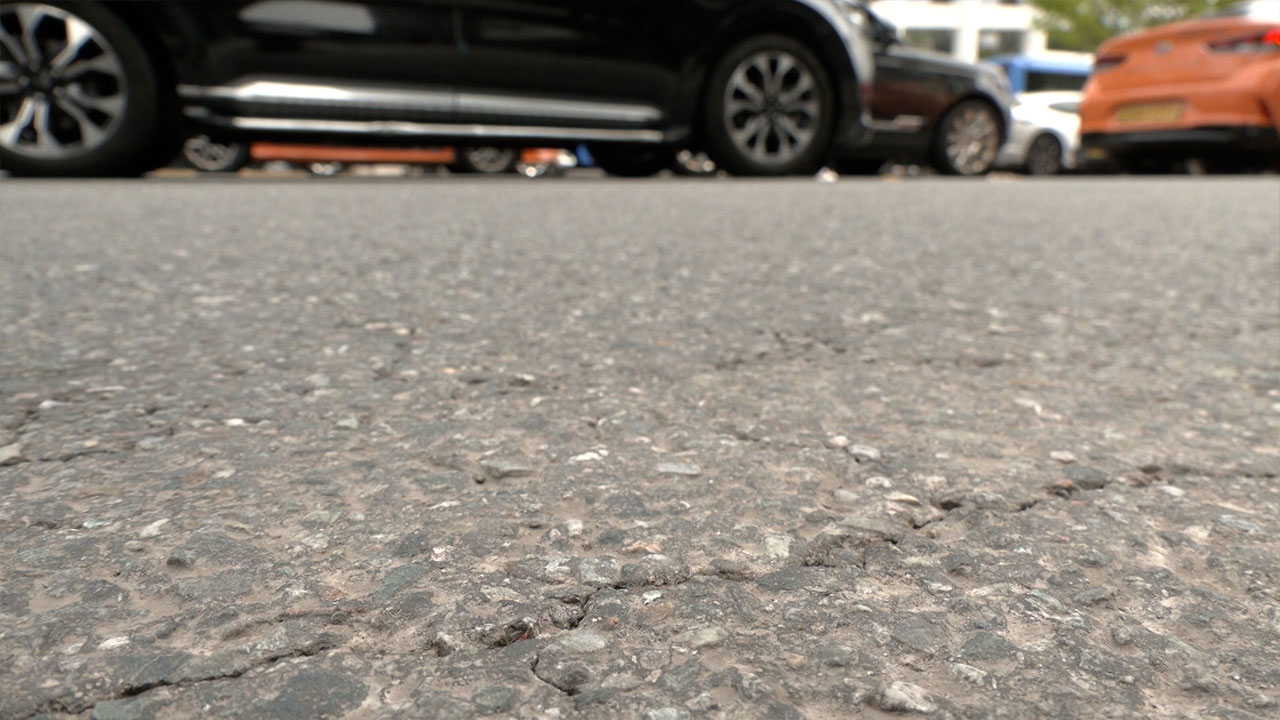 충남 천안에서 도로포장 롤러에 깔려 60대 노동자 숨져