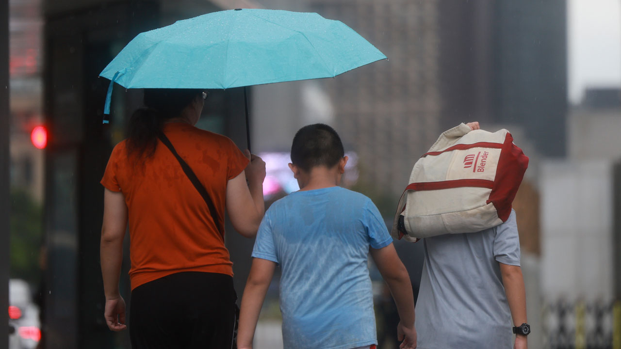 [날씨] 주말 곳곳 소나기‥한낮 '30~35도' 무더위