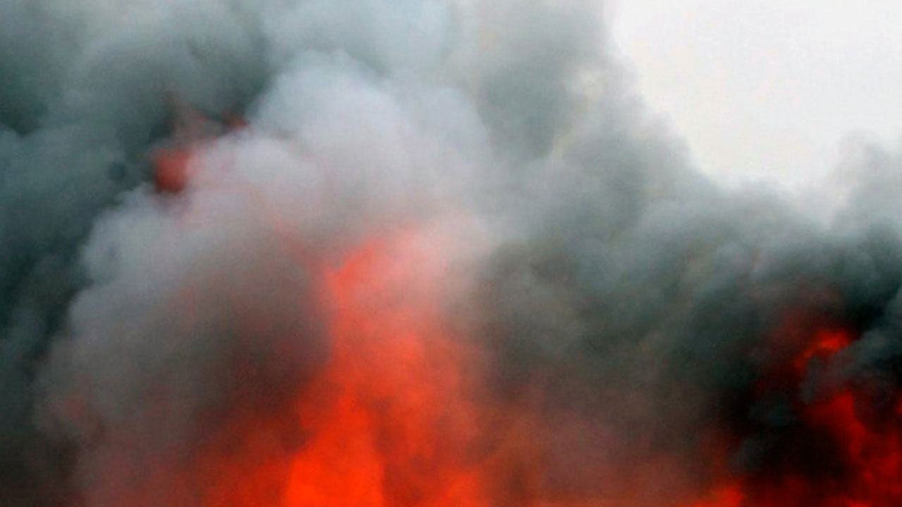 경기 평택 화장품 공장 폭발로 11명 부상‥"스팀기계 수증기에 다쳐"