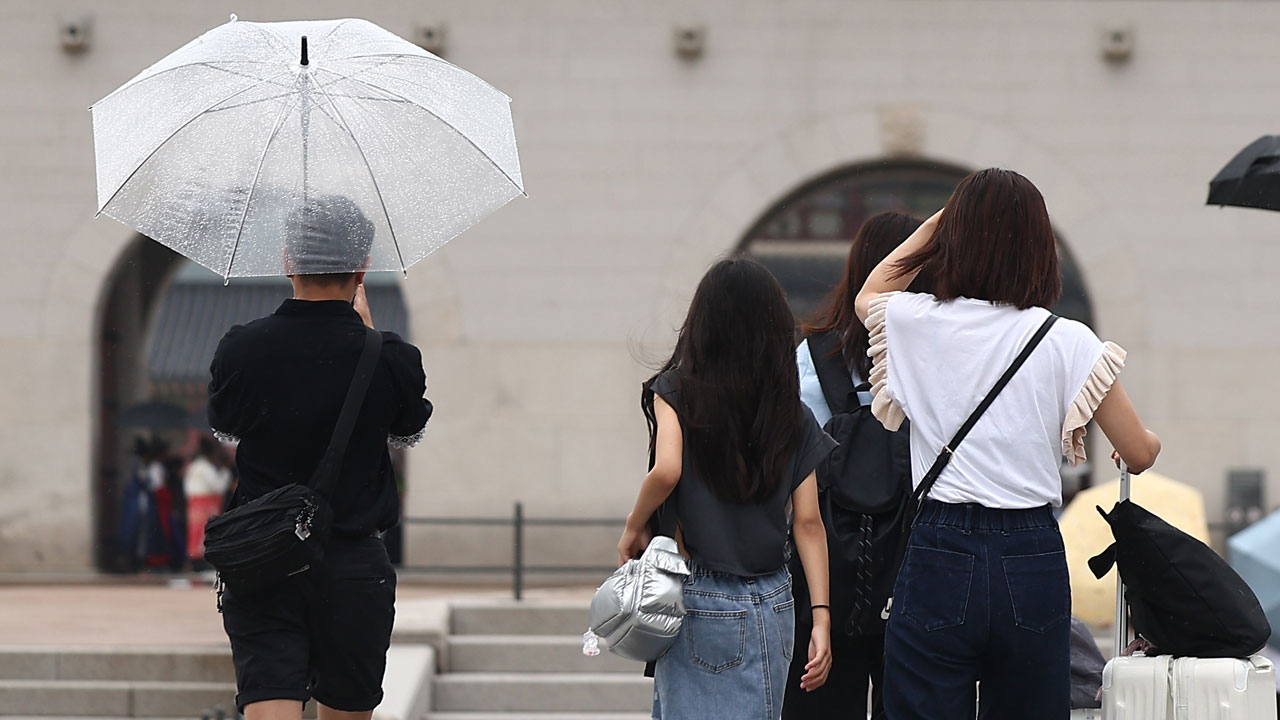 [날씨] 낮 최고 33도 안팎‥충청·남부지방에 소나기