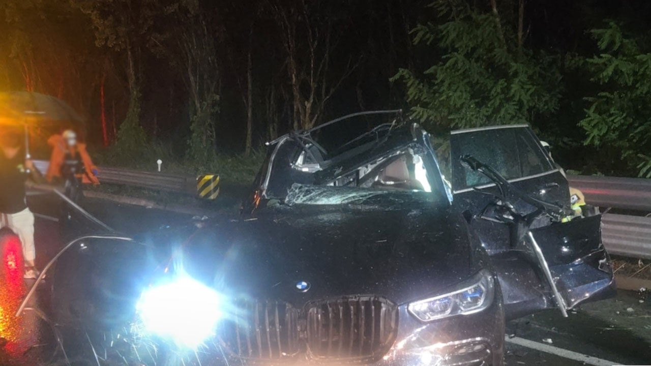 경부고속도로 신탄진휴게소 인근서 빗길 SUV 사고‥1명 부상