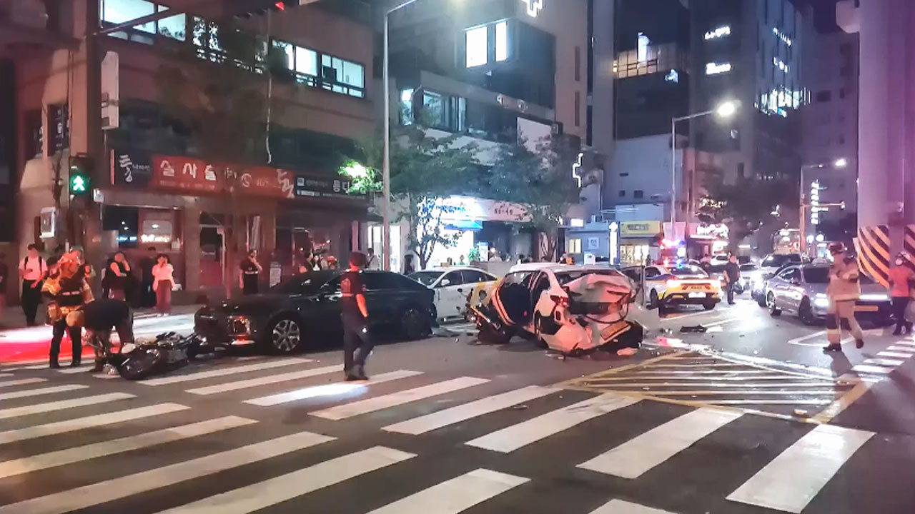 서울 뚝섬역 인근에서 차량 7대 추돌사고‥7명 중·경상