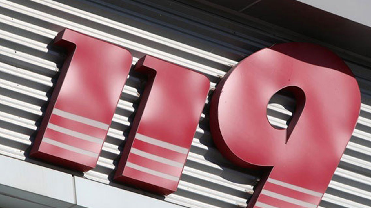 강원 춘천서 음주운전 차량 음식점 돌진‥2명 부상