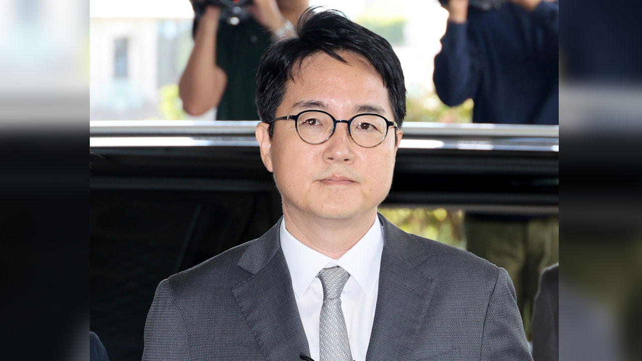 [속보] '윤석열 석방 지휘' 심우정 전 검찰총장 17시간 반 특검 조사