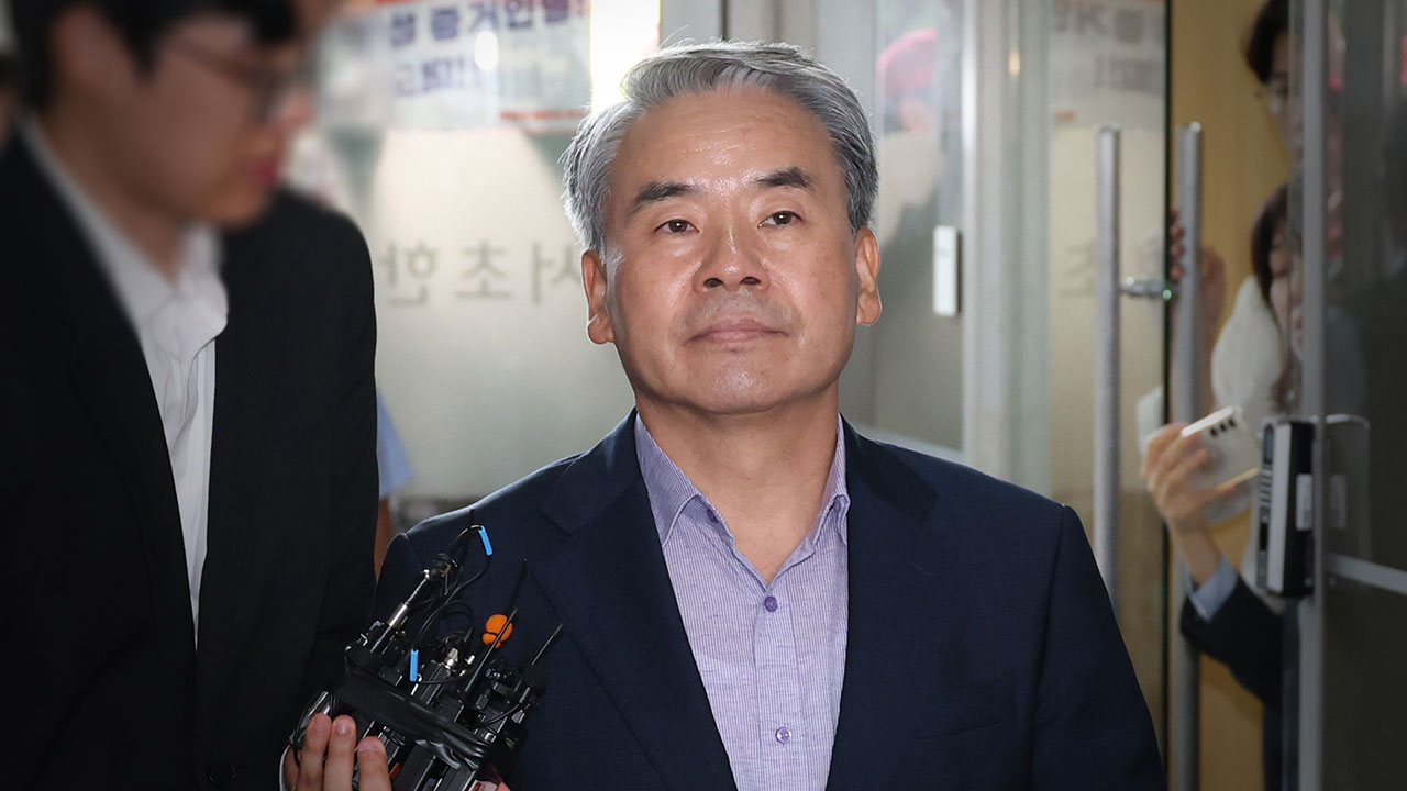 '순직해병' 특검, '채상병 수사 외압' 이종섭 첫 피의자 신분 소환