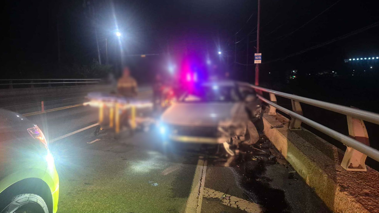 강원 태백서 택시가 가드레일 들이받아‥60대 운전자 사망