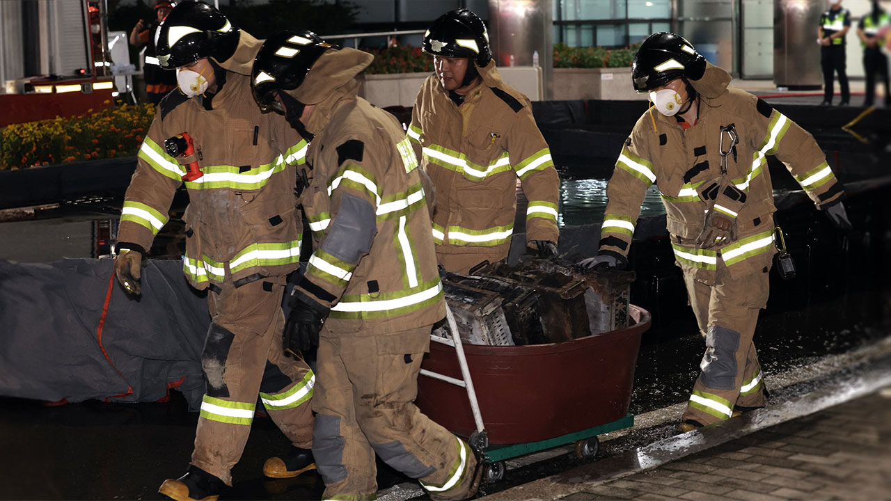 [단독] 국정자원 화재 5분 만에 119 신고 "못 꺼요"‥밤 10시엔 재발화