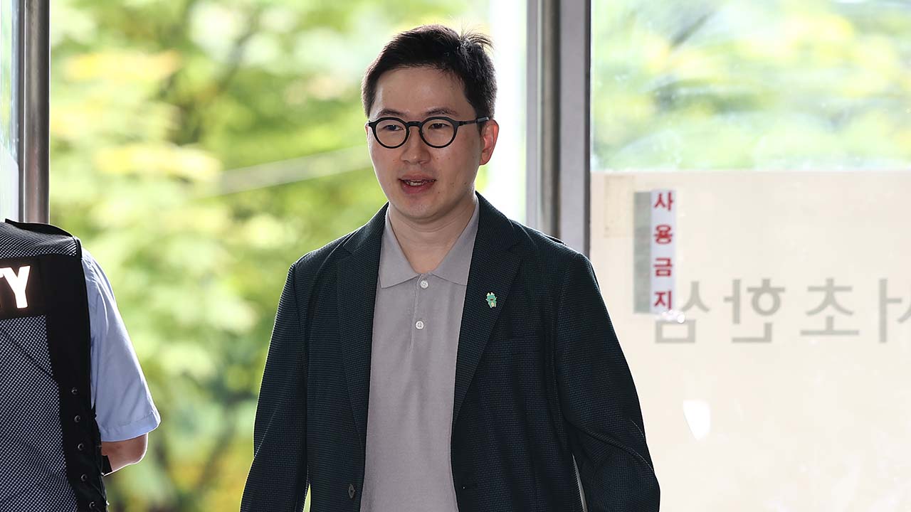 '순직해병' 특검, '이종섭 도피 의혹' 이원모 전 비서관 재소환