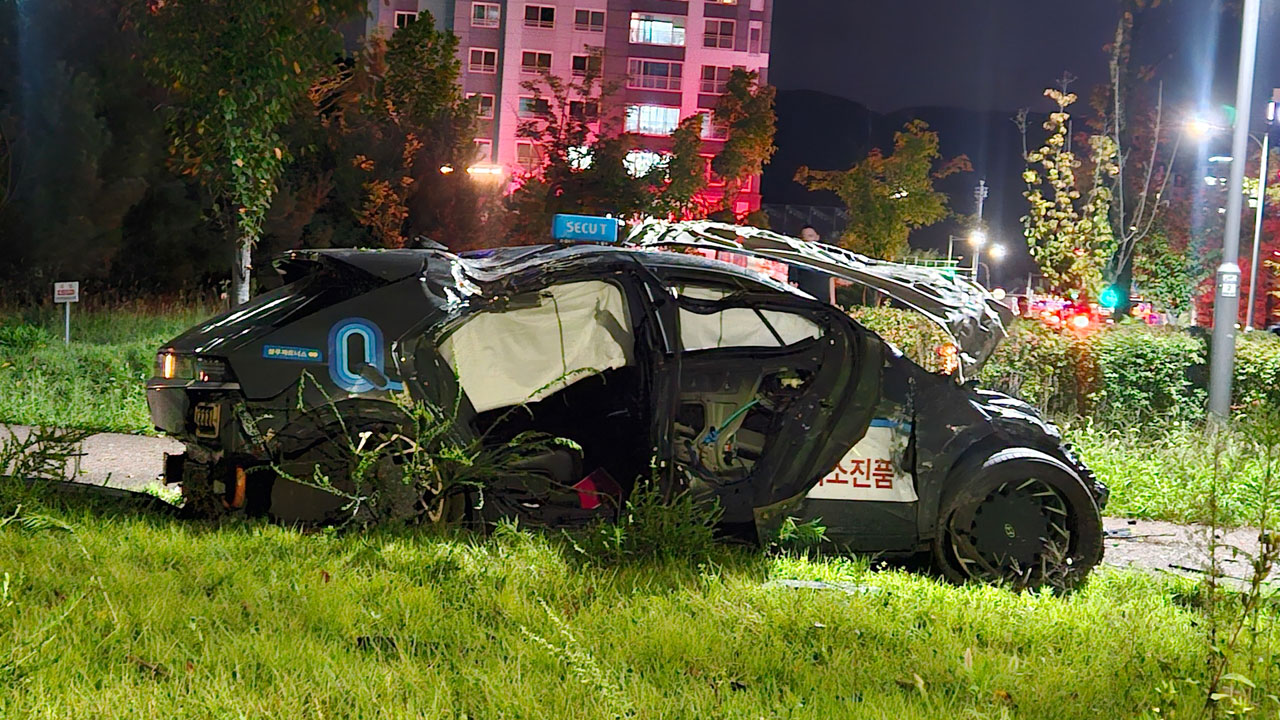 대구서 택시가 화단 들이받고 날아가‥운전자 1명 경상