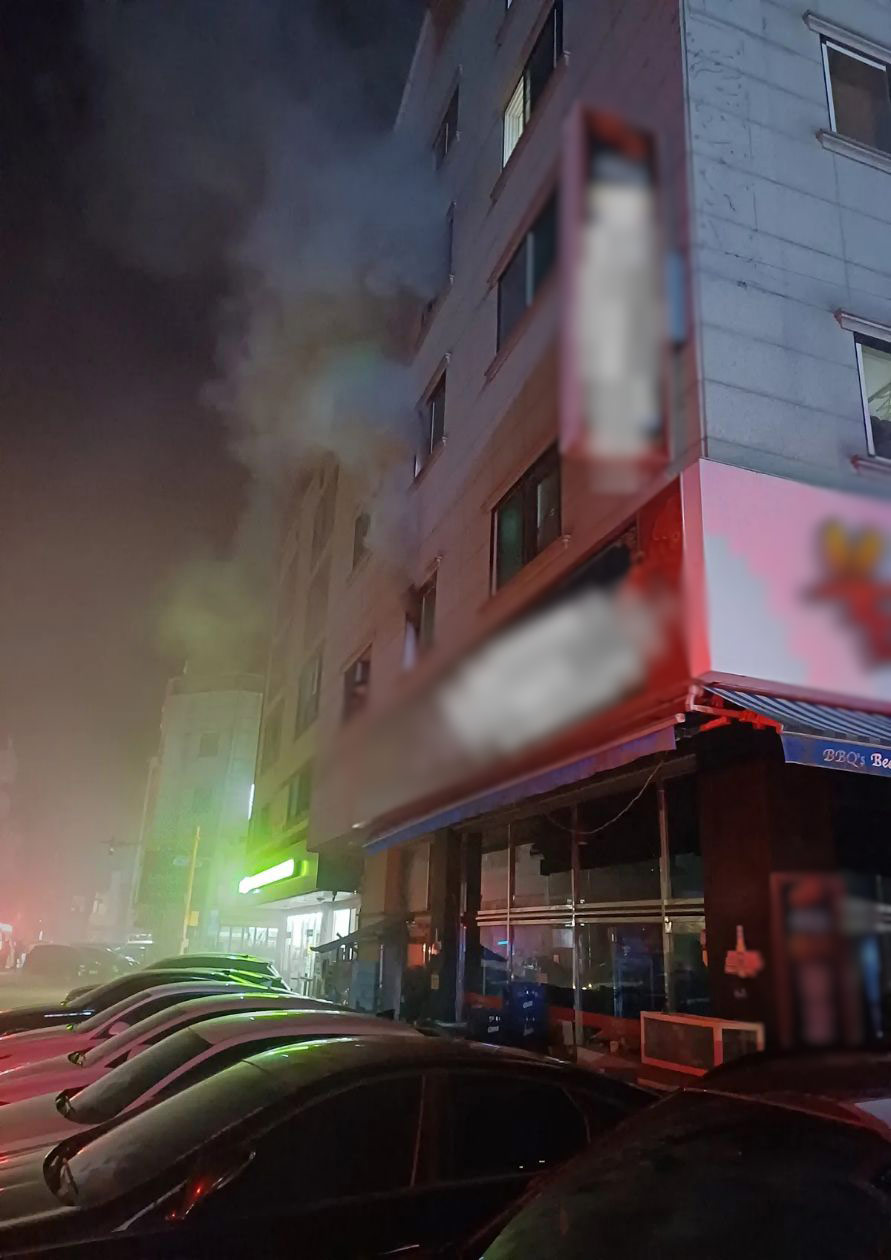 오산 상가주택서 불‥생후 2개월 아기 살리고 엄마는 추락사