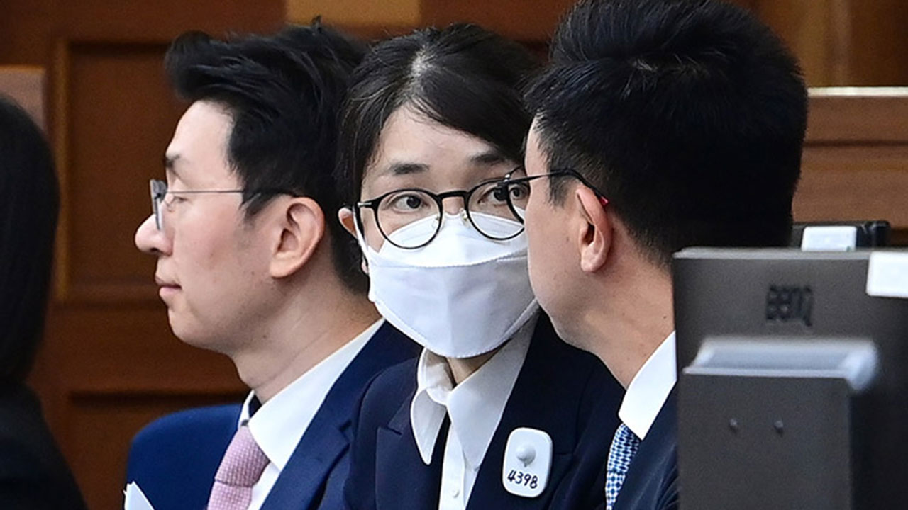 '문고리' 유경옥·정지원 전 행정관, 김건희 재판 돌연 불출석