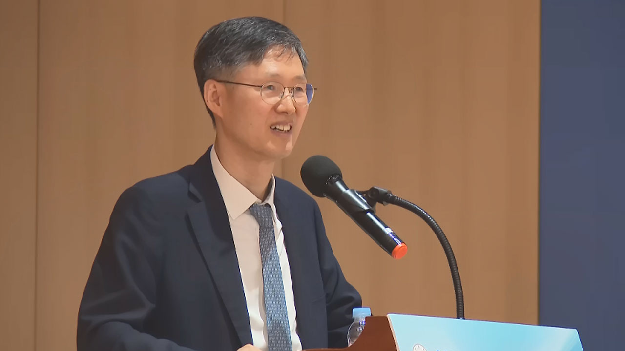 문형배, '재판소원' 언급하며 "헌재 신뢰도, 대법보다 낮은 적 없어"