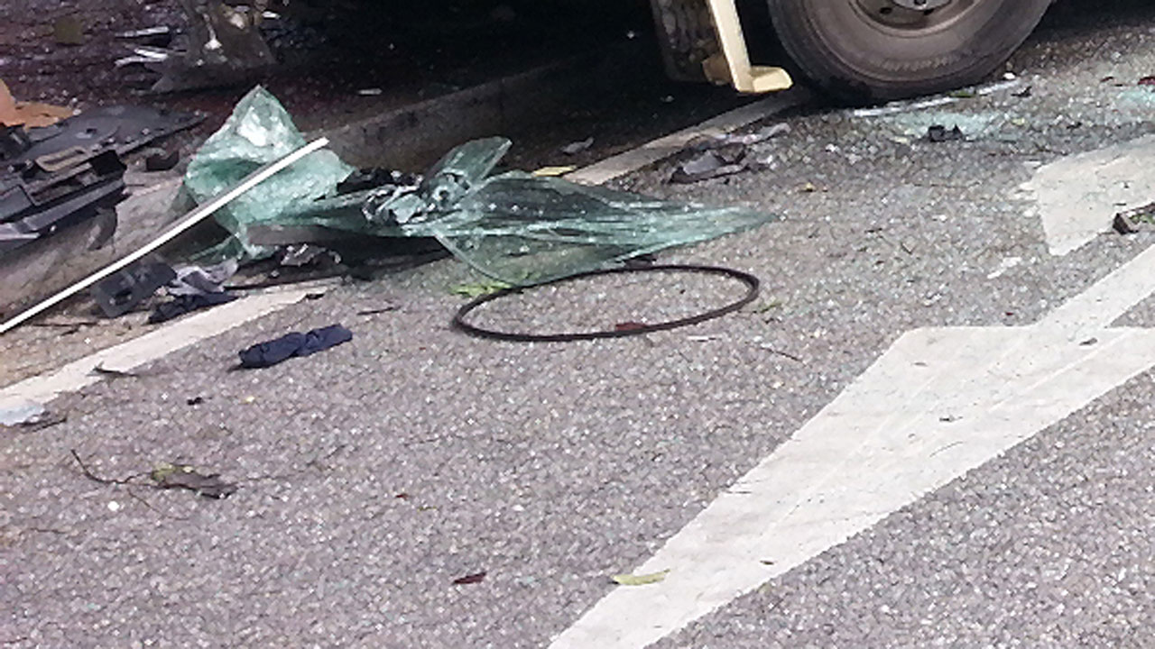 경기 파주 서울문산고속도로 덤프트럭 등 5대 연쇄추돌‥4명 부상