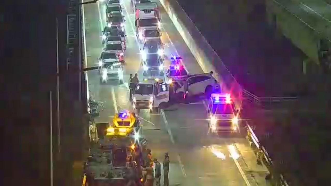 경기 동두천서 SUV가 장갑차 들이받아1명 경상