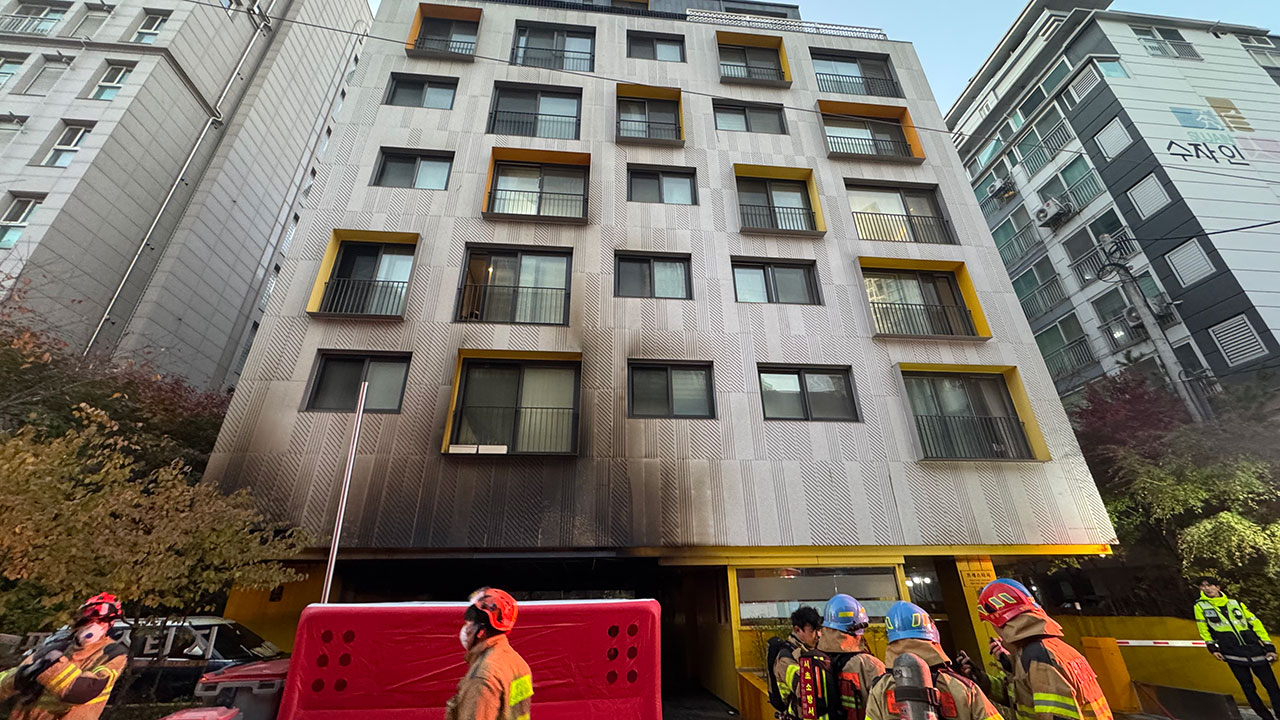 서초구 아파트 주차장 화재‥30명 대피 중 1명 경상