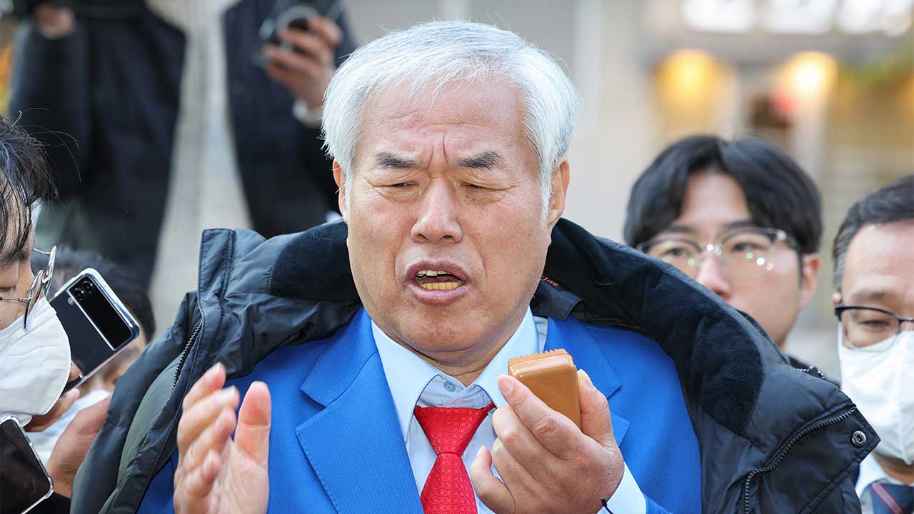 경찰, '법원 폭동 배후' 의혹 전광훈 2차 조사 중