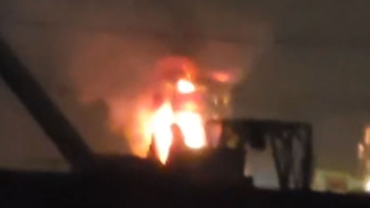 인천 중구 목재 공장 화재‥2시간여 만에 큰불 잡아