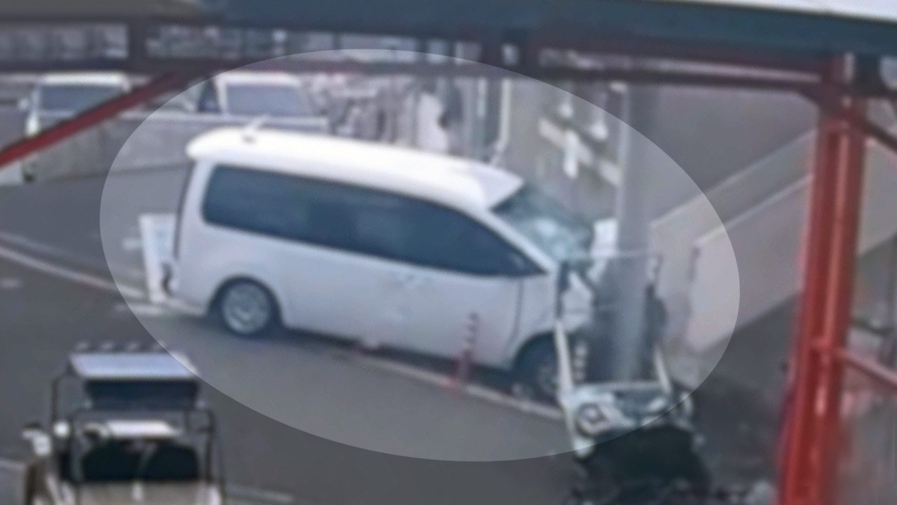 제주 우도 돌진 사고 60대 남성 긴급체포‥급발진 주장