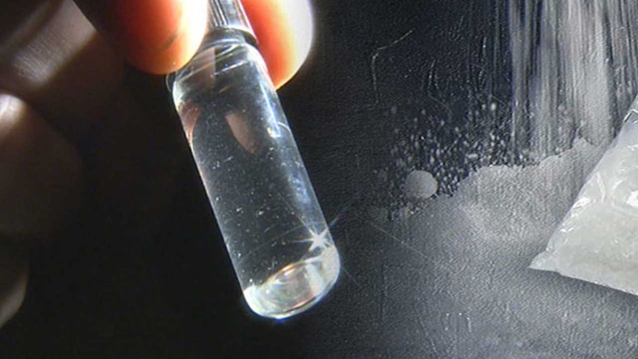 길거리 '흐느적' 행인 잡고 보니‥마약 투약 남녀 검거