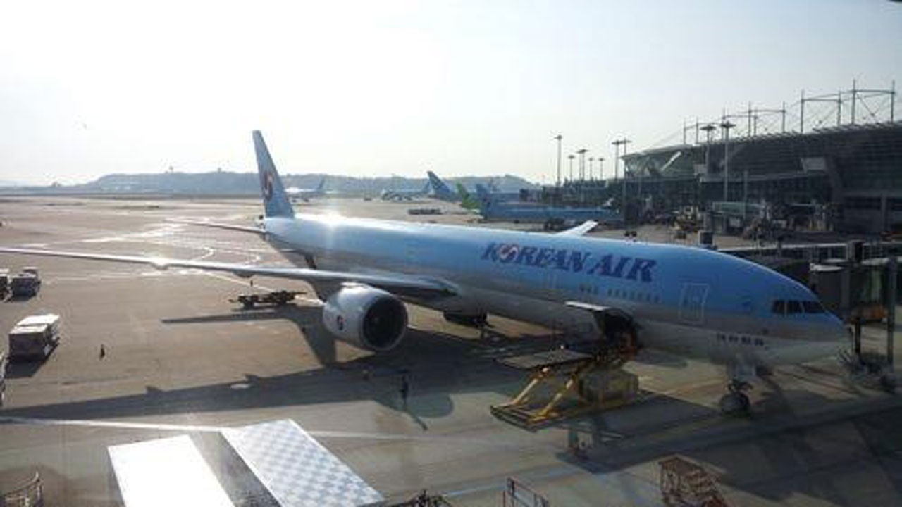 여객기 비즈니스석 무단으로 앉고 소란‥50대 외국인 검거