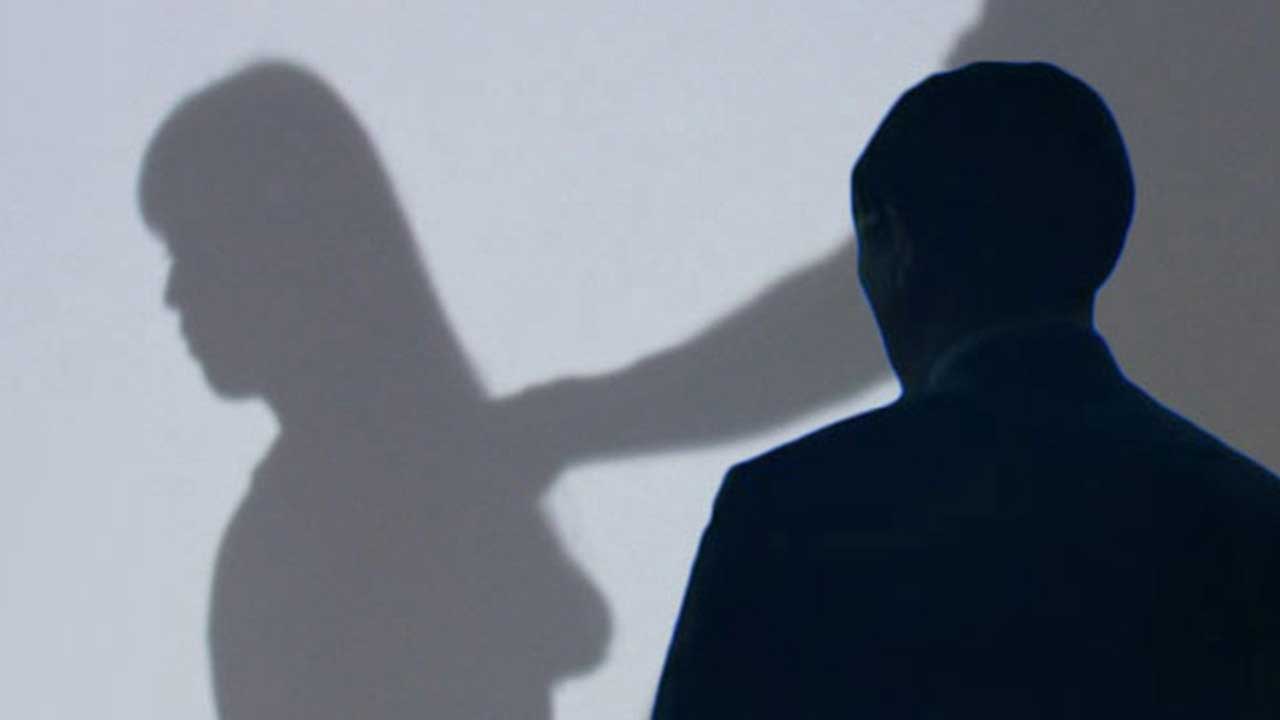 인턴 성희롱하고 신체 접촉한 간부‥법원 "해고 정당"