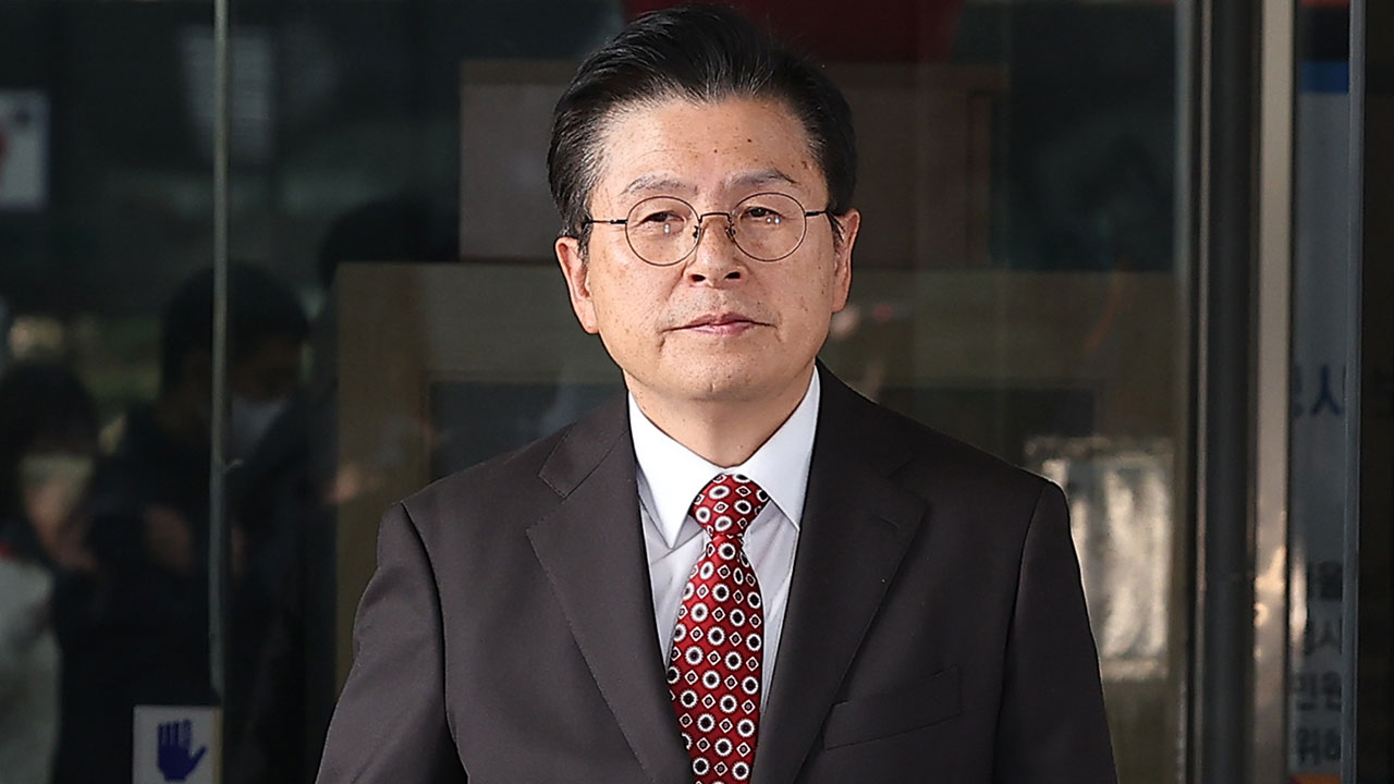 [속보] '내란' 특검, '내란 선동' 등 혐의 황교안 전 총리 불구속 기소