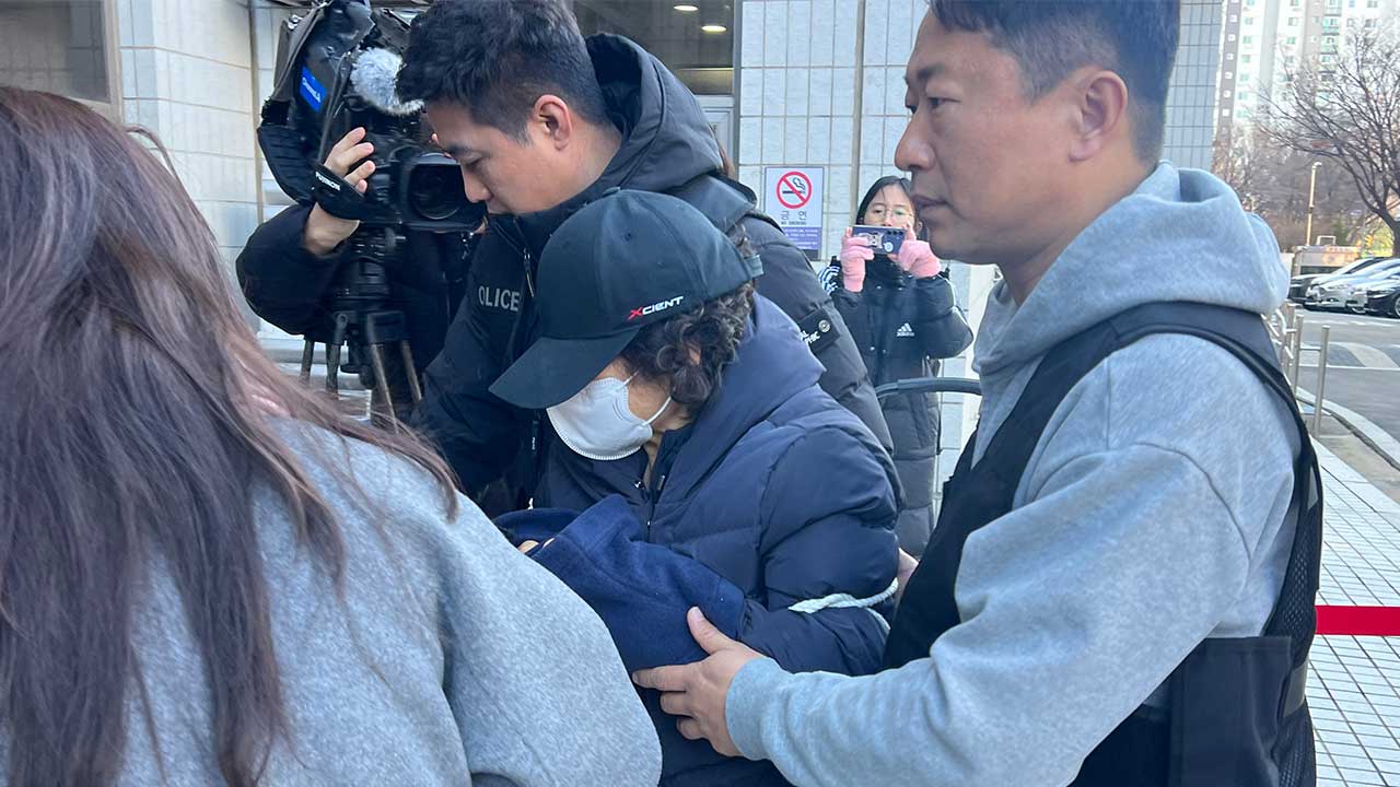 남편 살해 60대 여성 구속 심사‥"범행 계획했나" 묻자 고개 저어