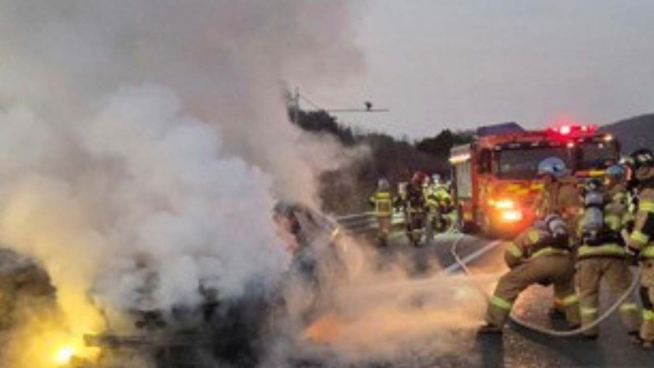 경기 여주 중부내륙고속도로서 승용차 화재‥인명피해 없어