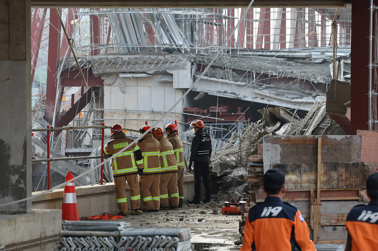 광주 도서관 공사 중 구조물 붕괴‥4명 매몰 추정 