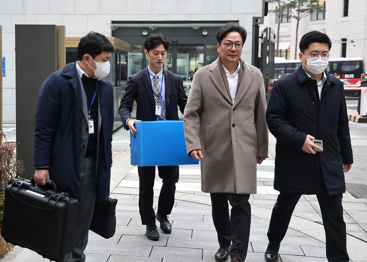 '관봉권 특검', 한국은행 발권국 수색영장 집행‥첫 강제수사