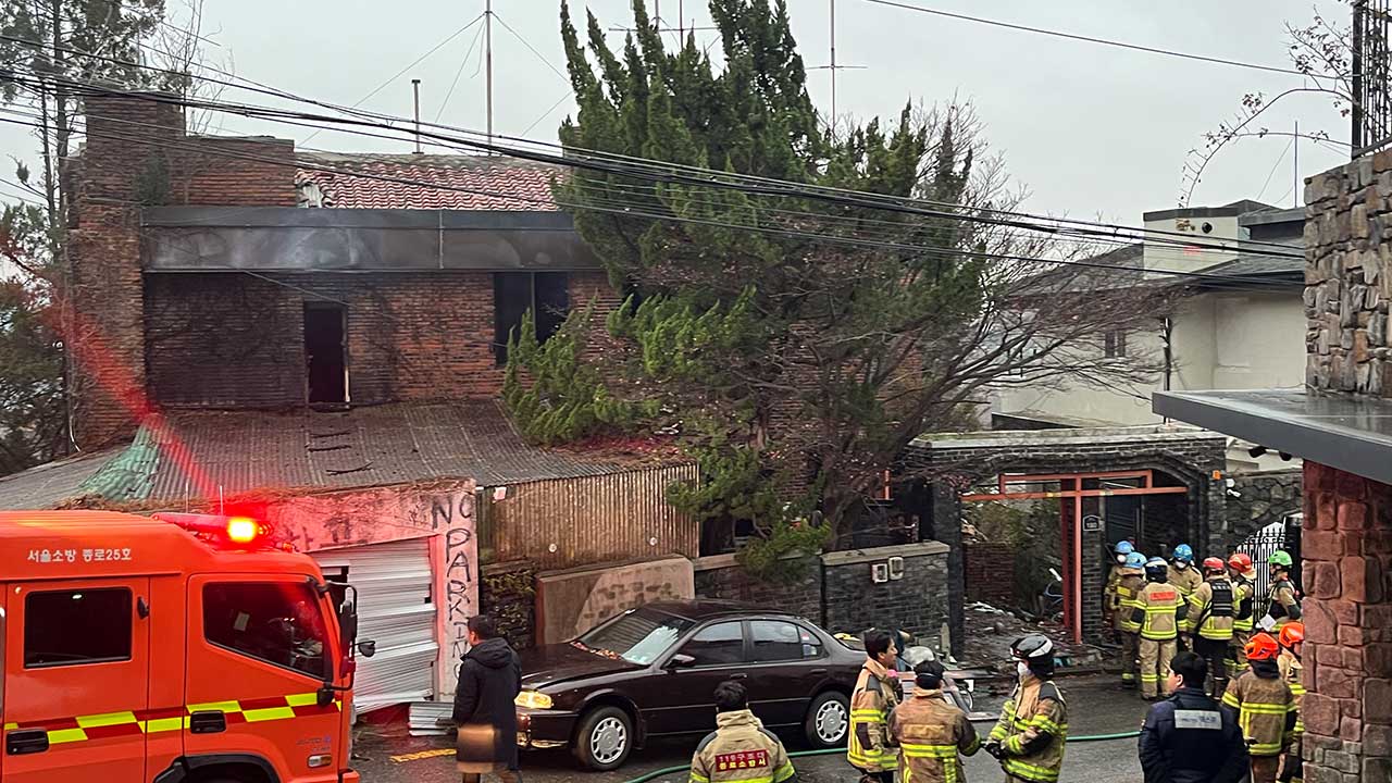 서울 종로구 평창동 단독주택에서 불‥70대 남성 사망