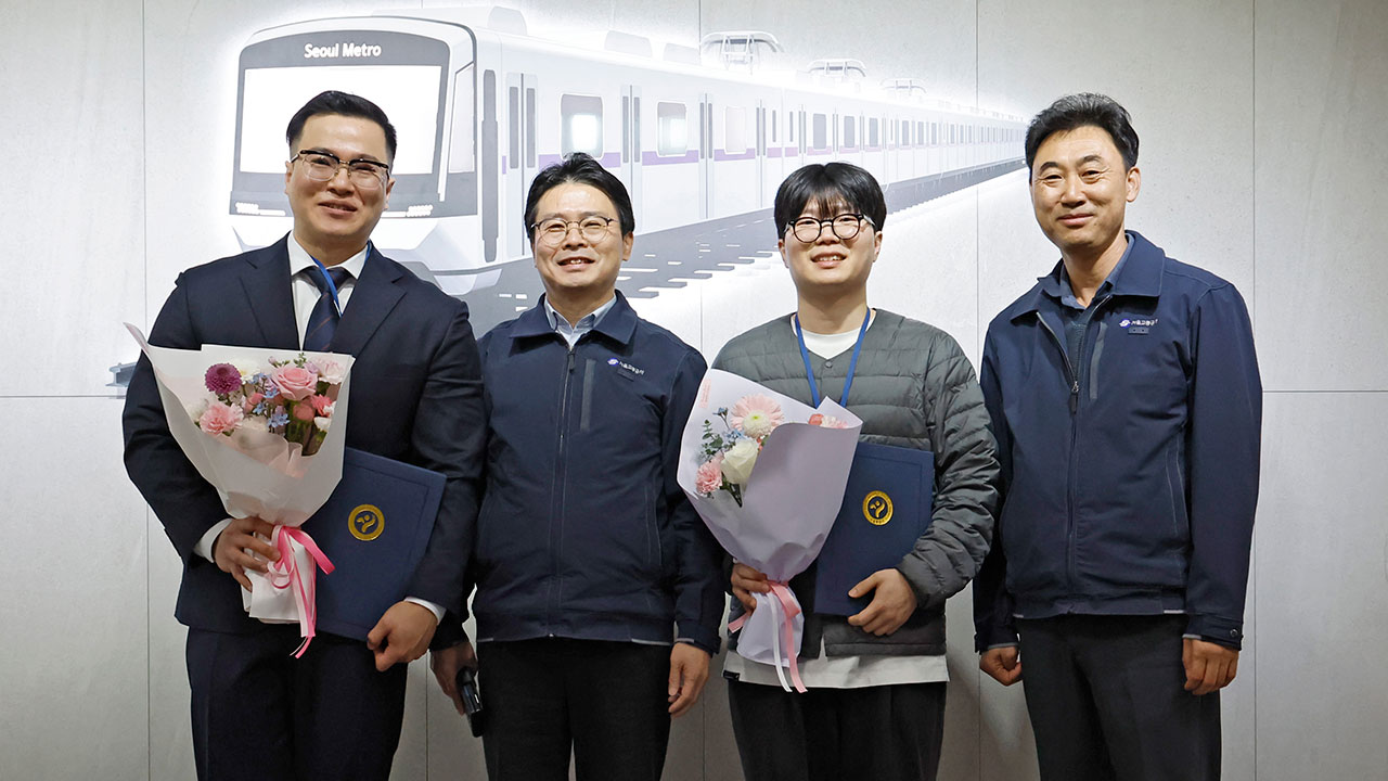 5호선 방화 때 노약자 업고 대피‥올해의 지하철 의인 3명