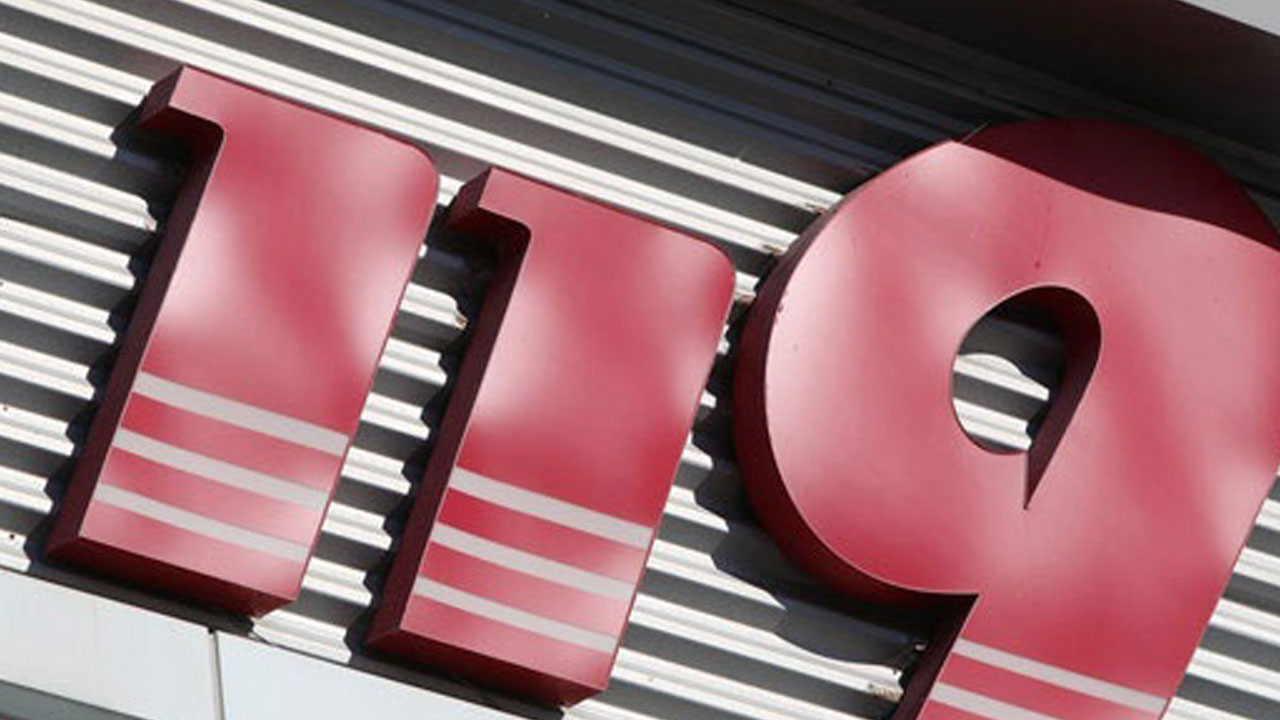 충북 제천서 신호위반 음주운전자가 SUV 충돌 후 상가 덮쳐