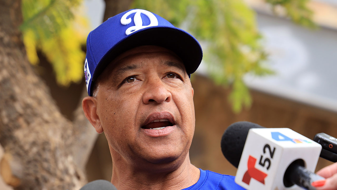 다저스 로버츠 감독, 2029시즌까지 재계약‥현역 최고 대우 