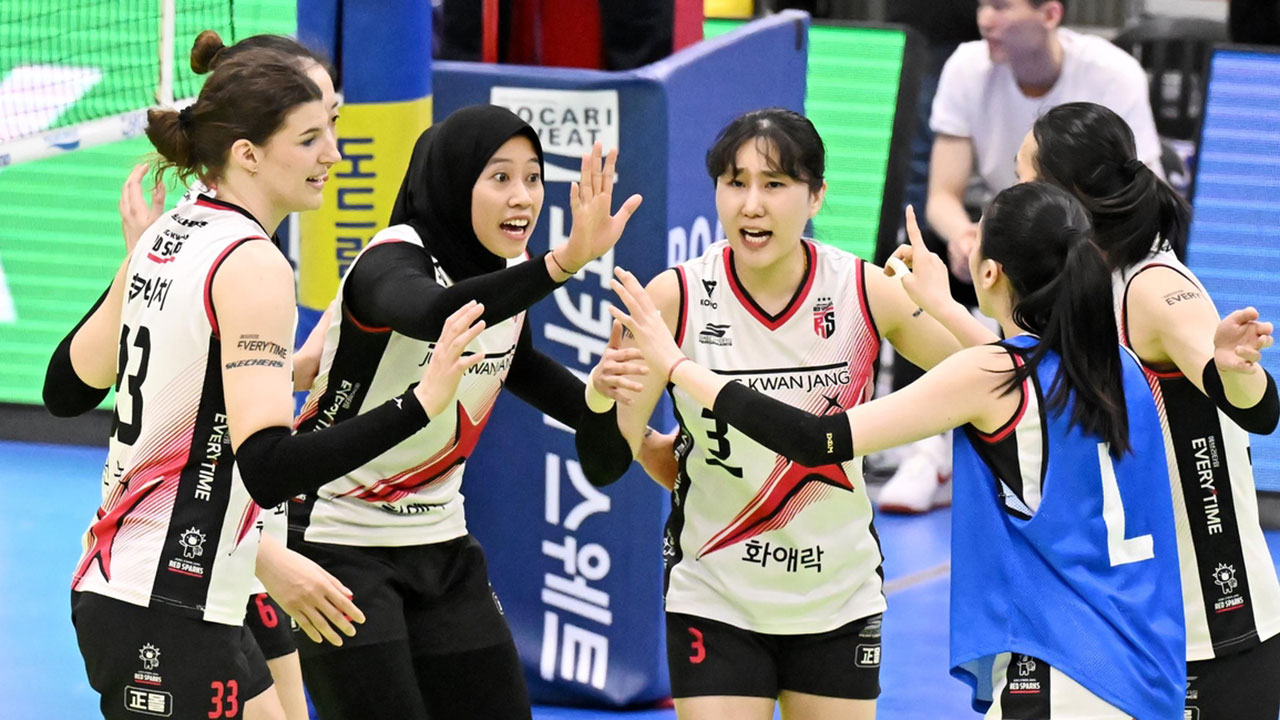 여자배구 정관장, 현대건설 꺾고 13년 만에 챔프전 진출