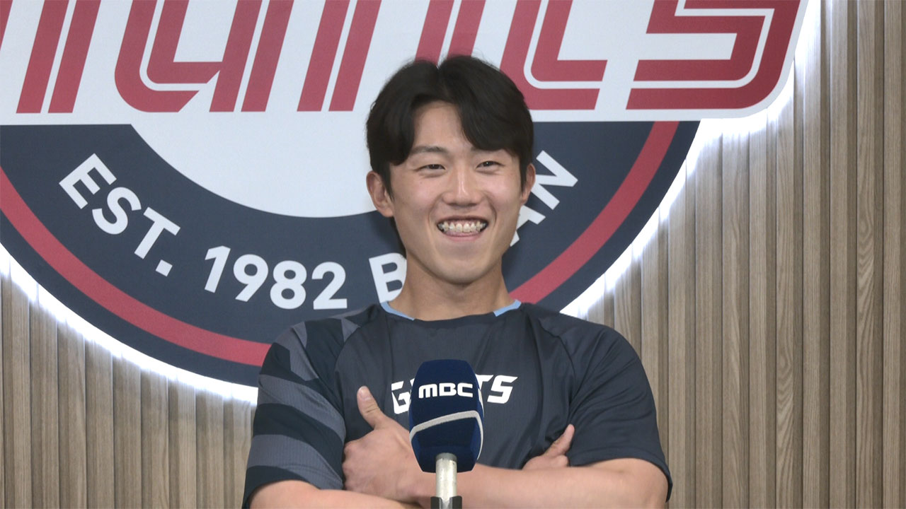 '리그 유일 4할 타자' 전민재 "롯데에서 다시 태어났어요"