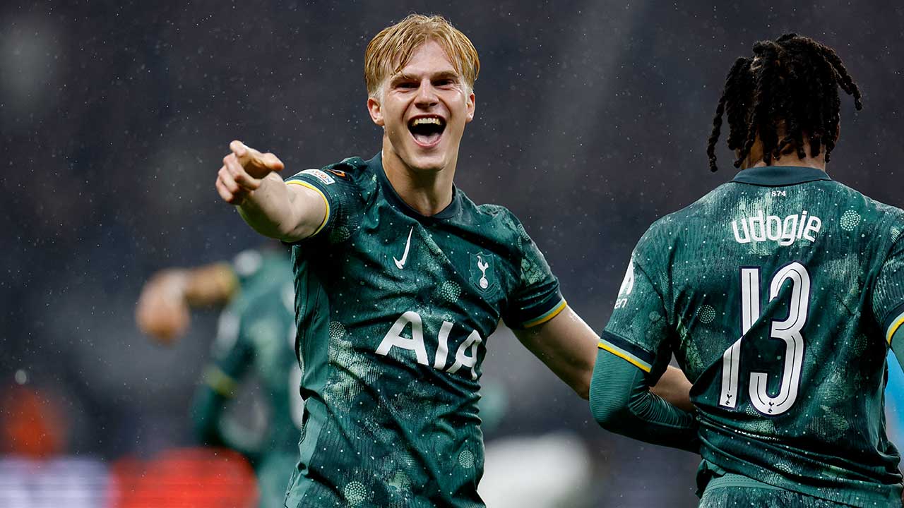 토트넘, 19살 미드필더 베리발과 오는 2031년까지 계약 연장